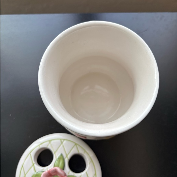 Longaberger Dogwood bathroom toothbrush set - Picture 3 of 10